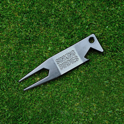 Divot tool
